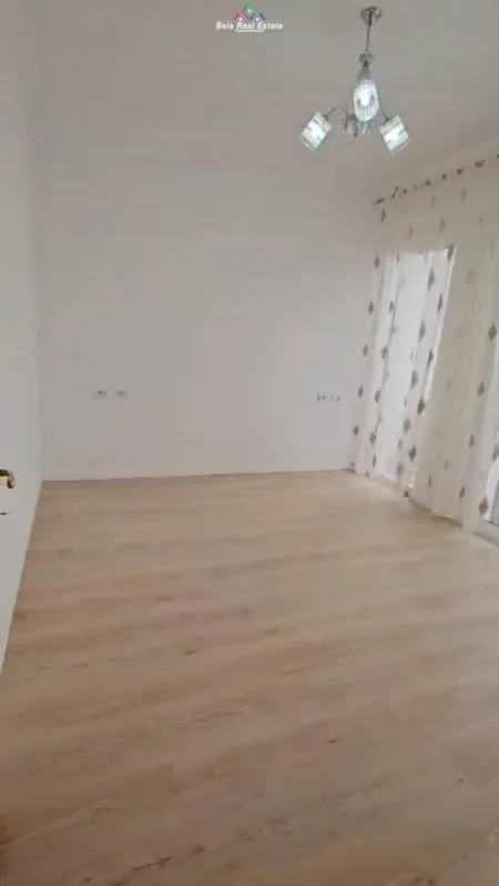 Tirane, shes apartament 1+1+Ballkon Kati 2, 60 m² 77.000 € (fresku)