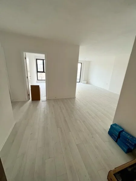 Tirane, shitet apartament 3+1 , 133 m² 180.000 € (Fusha e Aviacionit)