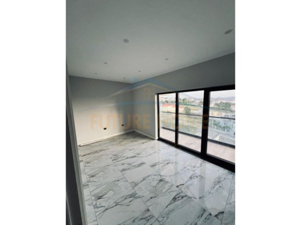 Tirane, jepet me qera Vile 3 Katshe , 1.000 m² 3.500 € (Farke)