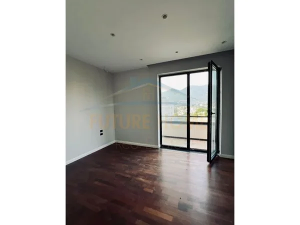 Tirane, jepet me qera Vile 3 Katshe , 1.000 m² 3.500 € (Farke)
