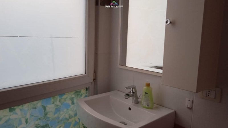 Tirane, jepet me qera 3+1 Kati 1, 108 m² 700 € (kodra e diellit)