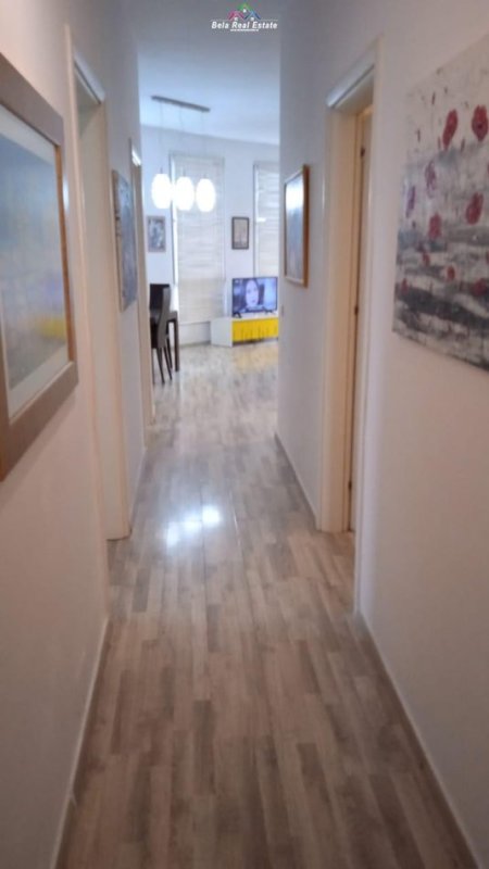 Tirane, jepet me qera 3+1 Kati 1, 108 m² 700 € (kodra e diellit)