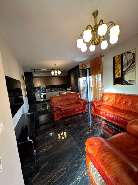 Tirane, jepet me qera apartament 2+1 Kati 6, 122 m² 40 € (porcelan)