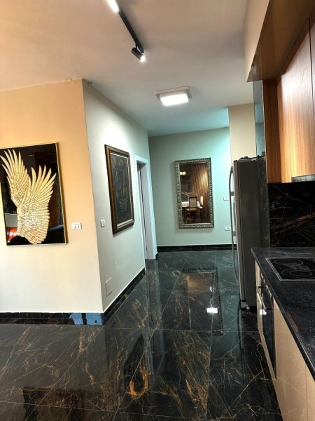 Tirane, jepet me qera apartament 2+1 Kati 6, 122 m² 40 € (porcelan)