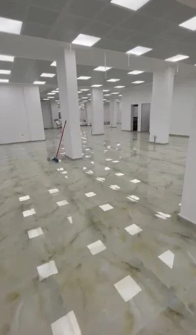 Tirane, jepet me qera dyqan Kati 0, 1.330 m² 4.500 € (Fresku)