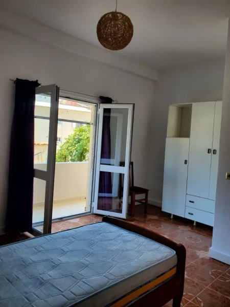 Tirane, jepet me qera apartament 3+1 Kati 2, 150 m² 499 € (Selite)