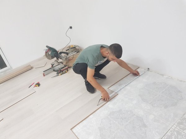 Tirane, Punime gipsi parket ..punime pllakash Rikonstruksjon