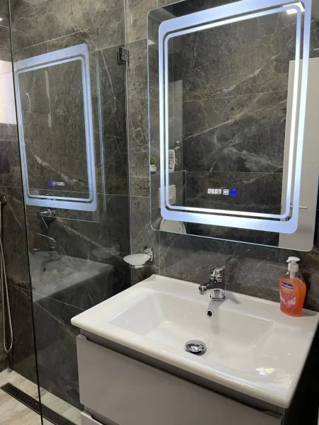 Jepen me qera javore, mujore apartamente pjese te viles!