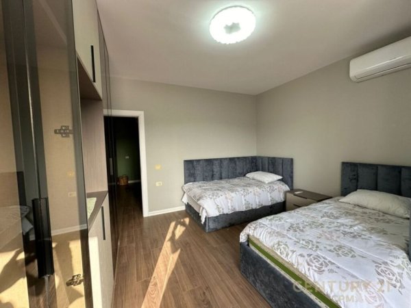 Tirane, jepet me qera apartament 2+1+Ballkon Kati 6, 150 m² 1.000 € (liqeni i thate)
