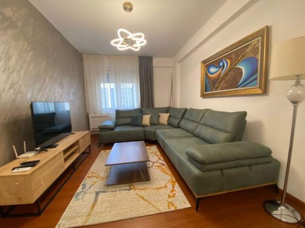 Tirane, jepet me qera apartament 2+1+A+BLK Kati 6, 110 m² 600 Euro