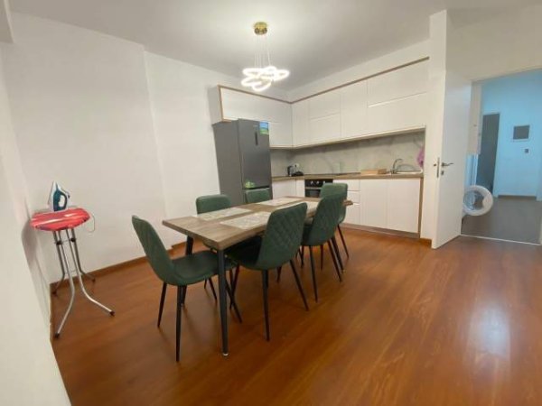 Tirane, jepet me qera apartament 2+1+A+BLK Kati 6, 110 m² 600 Euro