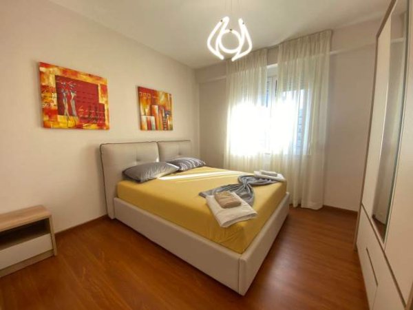 Tirane, jepet me qera apartament 2+1+A+BLK Kati 6, 110 m² 600 Euro