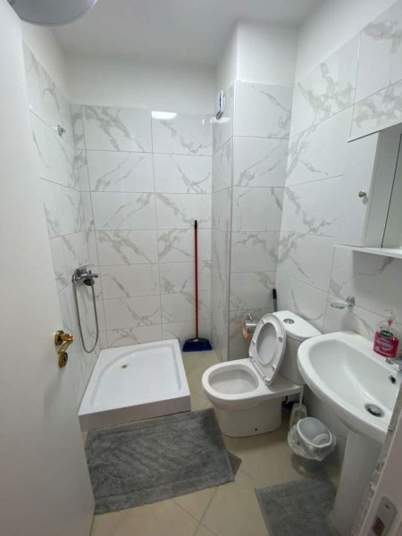 Jepet me qera Super Apartament 2+1+2+Parkim ne rrugen “Ndre Mjeda”