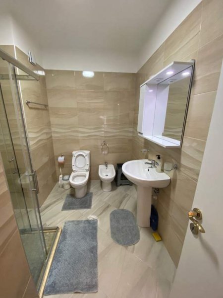 Tirane, jepet me qera apartament 2+1+A+BLK Kati 6, 110 m² 600 Euro