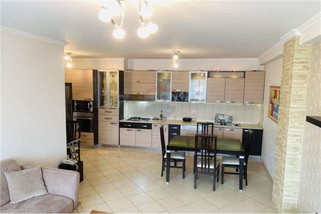 Tirane, jepet me qera apartament 2+1 105 m² 450 Euro (RRUGA KAVAJES)