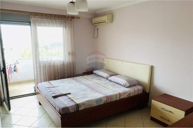 Tirane, jepet me qera apartament 2+1 105 m² 450 Euro (RRUGA KAVAJES)