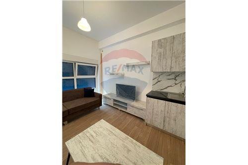 Tirane, jepet me qera apartament 2+1+BLK Kati 4, 932 m² 400 Euro (ALI DEMI)