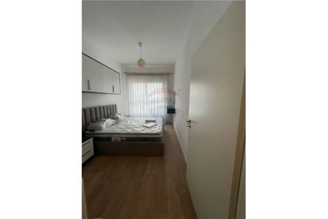 Tirane, jepet me qera apartament 2+1+BLK Kati 4, 932 m² 400 Euro (ALI DEMI)