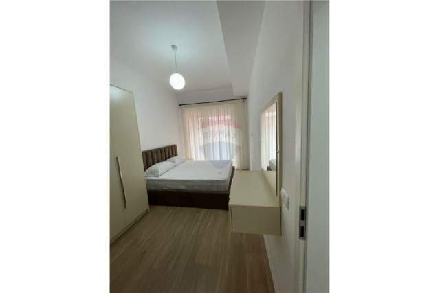 Tirane, jepet me qera apartament 2+1 Kati 6, 996 m² 400 Euro (KOMPLEKSI MANGALEM)