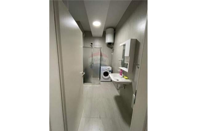 Tirane, jepet me qera apartament 2+1 Kati 4, 85 m² 400 Euro (ALI DEM)