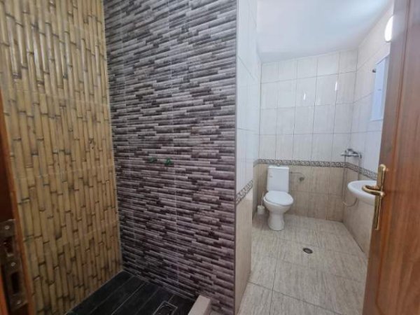 Tirane, jepet me qera zyre Kati 1, 75 m² 650 Euro (Bulevardi Zogu i 1)