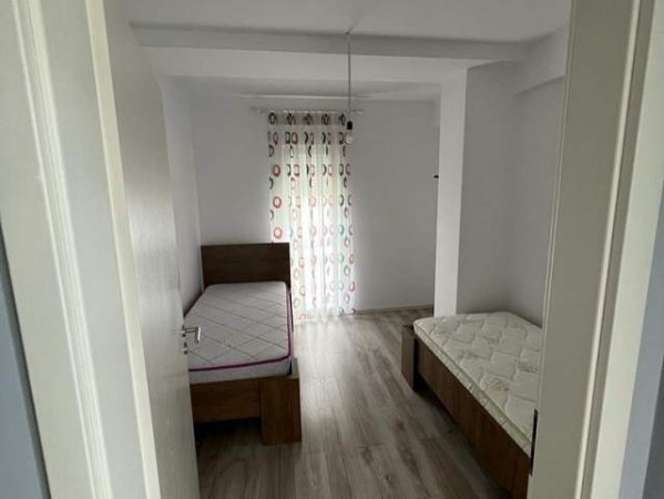 Tirane, jepet me qera apartament 2+1+BLK Kati 6, 80 m² 500 Euro (Frosina Plaku)