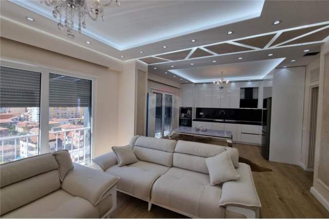 Tirane, jepet me qera apartament 2+1 Kati 7, 116 m² 900 Euro (e dibres)