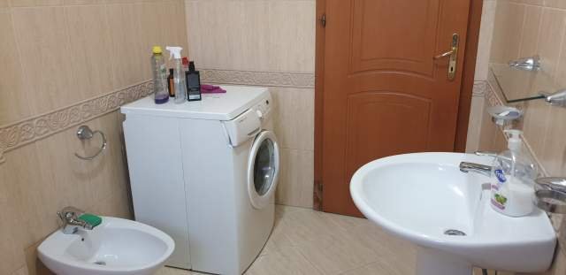 Tirane, jepet me qera apartament 1+1+BLK Kati 6, 84 m² 350 Euro (Rruga Kongresi i Manastirit)