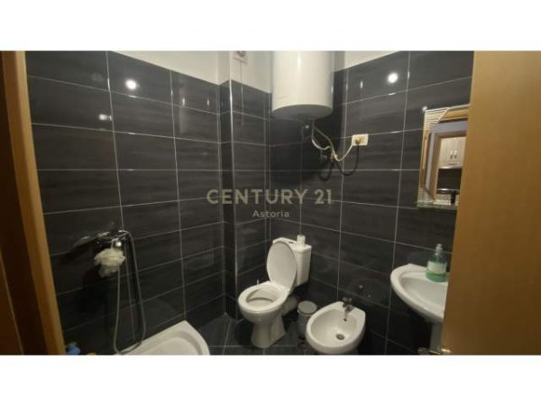Tirane, jap me qera apartament 1+1+BLK Kati 3, 56 m² 300 Euro (Astir)