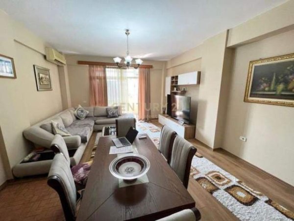 Tirane, jepet me qera apartament 3+1+A+BLK Kati 6, 120 m² 700 Euro (Blv. Zogu i Pare)