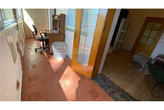 Tirane, jepet me qera apartament 2+1 92 m² 600 Euro (blloku)