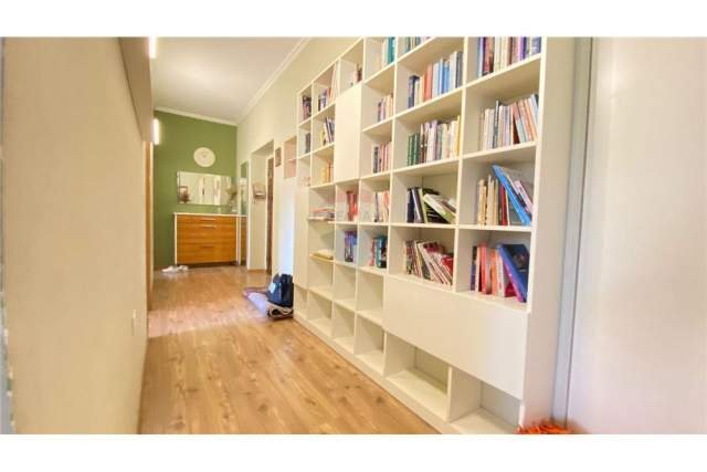 Tirane, jepet me qera apartament 2+1 92 m² 600 Euro (blloku)