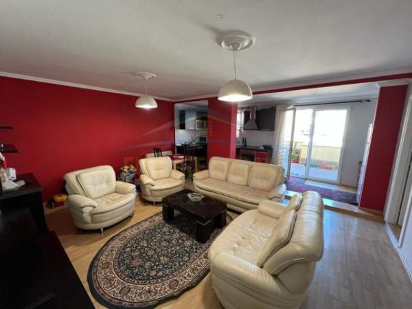 Tirane, shes apartament Dublex Kati 7, 172 m² 260.000 Euro (Rruga e Barrikadave)