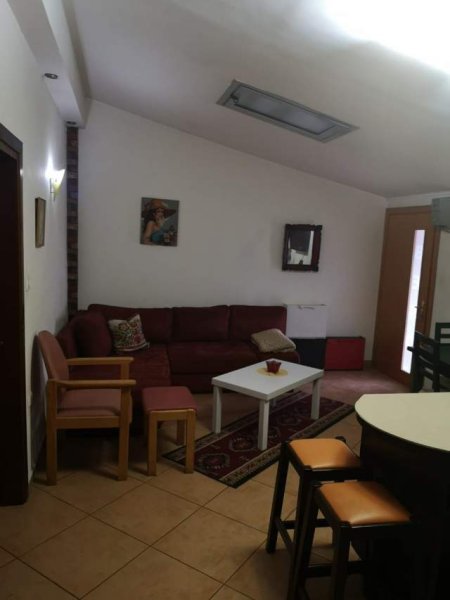Tirane, jepet me qera apartament 2+1 Kati 3, 100 m² 350 Euro (laprake)