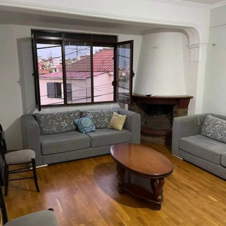 Tirane, jepet me qera apartament 2+1 Kati 3, 400 Euro (rruga  Vasfi Samimi)