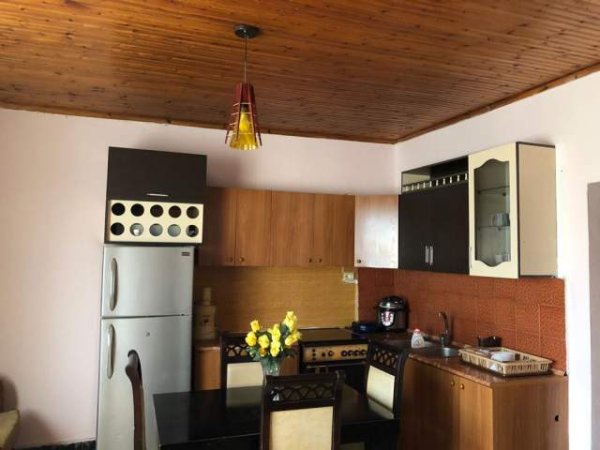 Tirane, jepet me qera apartament 1+1 Kati 5, 85 m² 400 Euro (shallvaret)