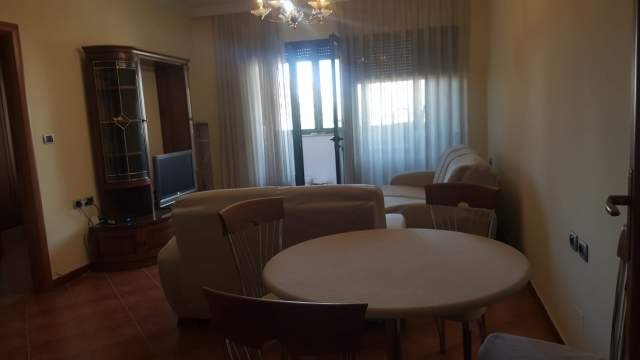 Tirane, jepet me qera apartament 2+1+BLK Kati 5, 120 m² 700 Euro (vaso pasha)