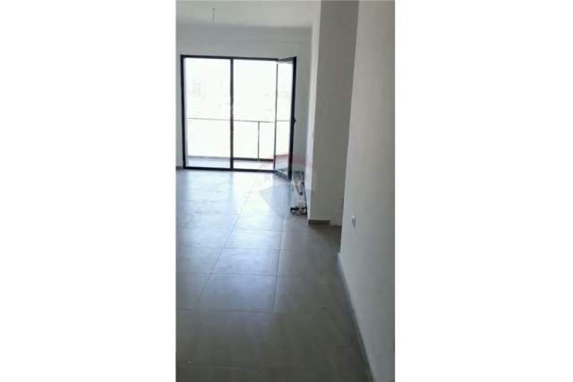 Tirane, jepet me qera zyre Kati 3, 95 m² 550 Euro (RRUGA NDRE MJEDA)