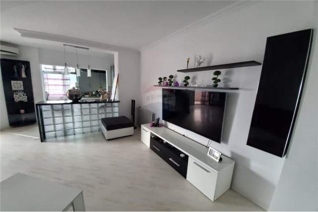 Tirane, jepet me qera apartament 2+1 157 m² 700 Euro (RRAPO HEKALI)