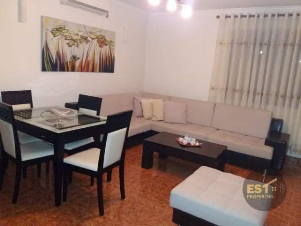 Shitet Apartament 2+1 ne rrugen e “Elbasanit”