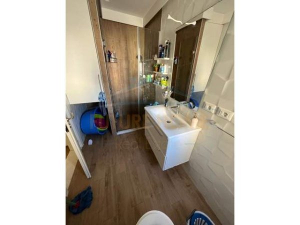 Tirane, shes apartament Dublex Kati 7, 172 m² 260.000 Euro (Rruga e Barrikadave)