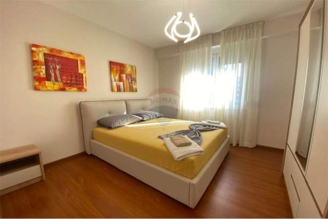 Tirane, jepet me qera apartament 2+1 Kati 6, 100 m² 600 Euro (21 dhjetori)