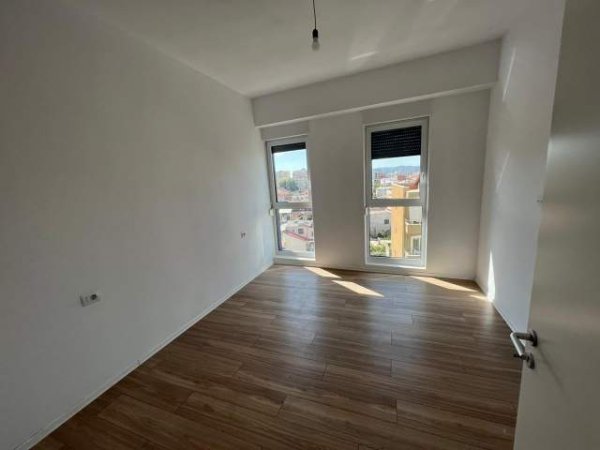 Tirane, jepet me qera apartament 2+1+BLK Kati 5, 105 m² 400 Euro