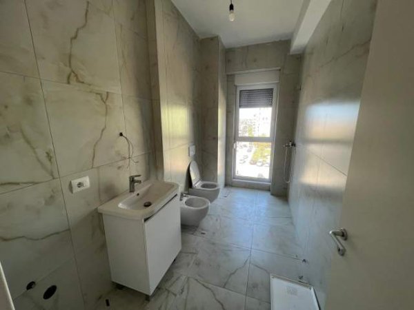 Tirane, jepet me qera apartament 2+1+BLK Kati 5, 105 m² 400 Euro