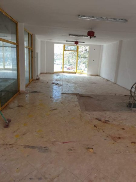 Tirane, jepet me qera ambjent biznesi Kati 1, 195 m² 1.000 Euro