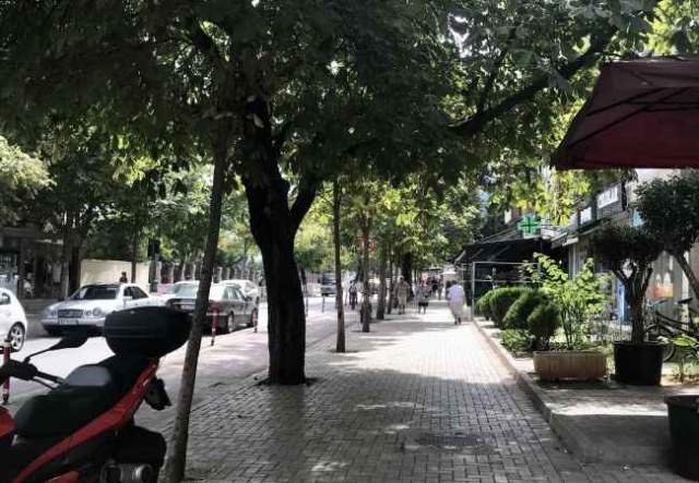 Tirane, shitet dyqan 460 m² 750.000 Euro (Rr. Sami Frasheri)