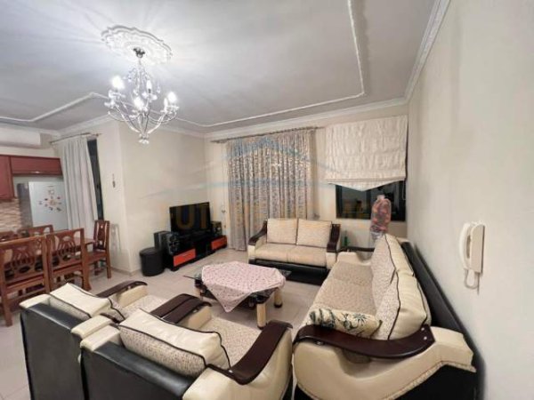 Tirane, jepet me qera apartament 2+1+BLK Kati 5, 115 m² 480 Euro (kodra e diellit)