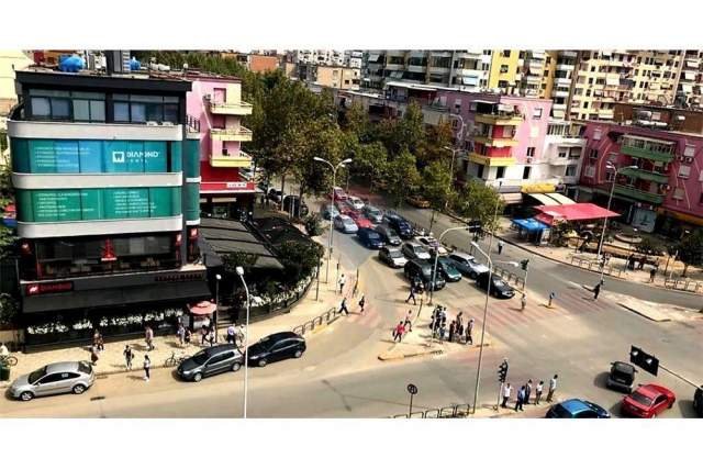 Tirane, ofert dyqan Kati 0, 150 m² 750.000 Euro (21 Dhjetori, Rruga "Muhamet Gjollesha")
