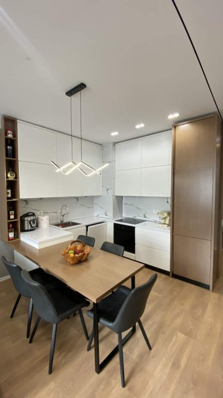 Tirane, jepet me qera apartament 2+1 Kati 6, 105 m² 550 Euro (Rruga kongresi i manastirit)