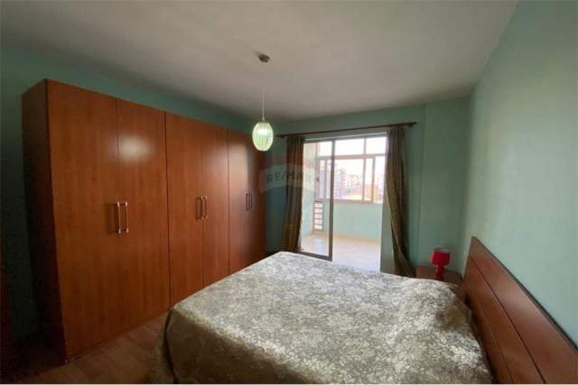 Tirane, jepet me qera apartament 2+1 100 m² 500 Euro (QENDER)
